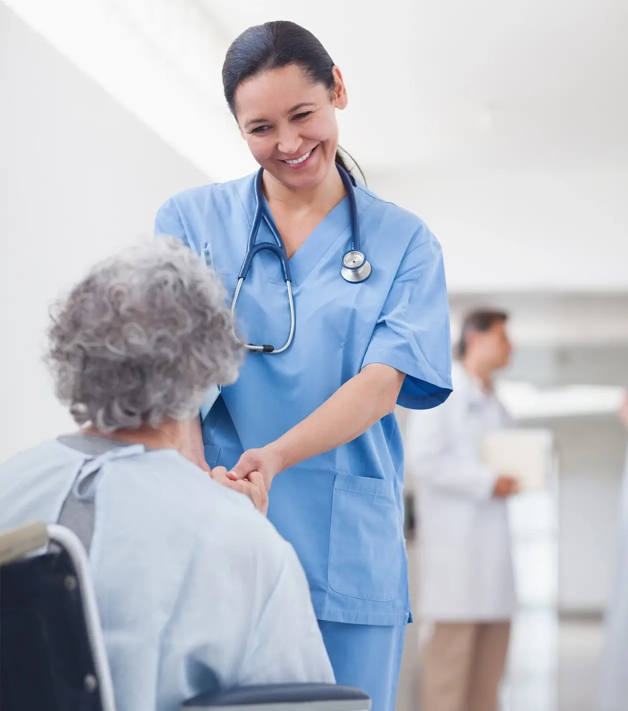 enfermera-con-paciente-shalom